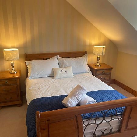 Cosy Rooms In A Stone Cottage Salthill Exterior foto