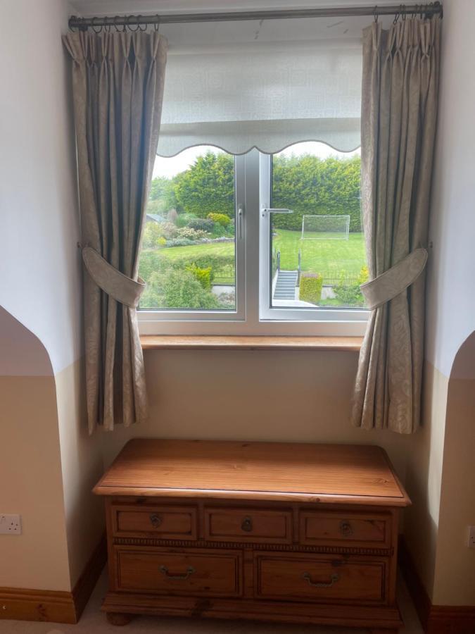 Cosy Rooms In A Stone Cottage Salthill Exterior foto