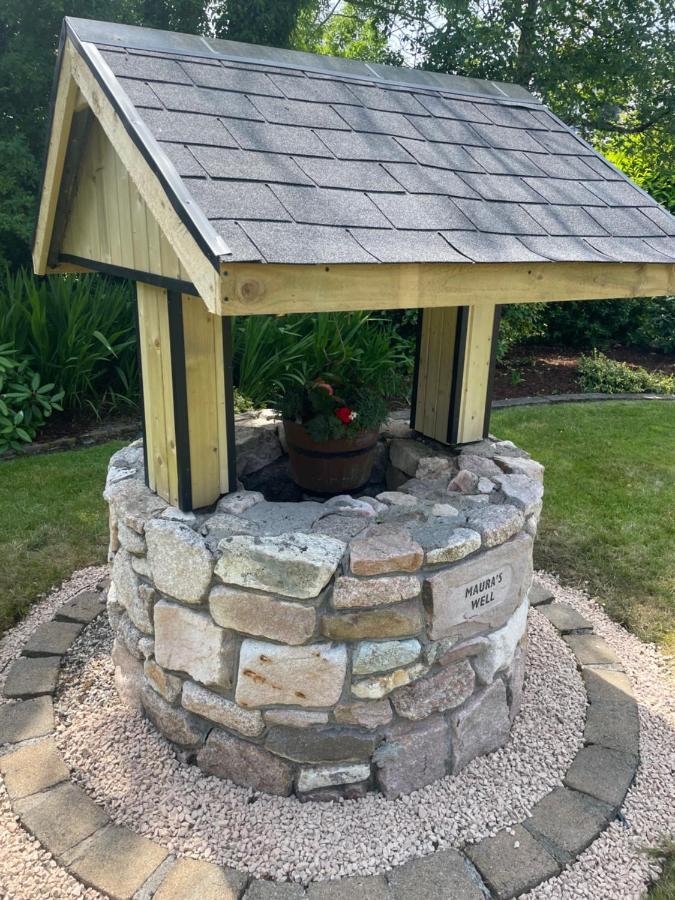Cosy Rooms In A Stone Cottage Salthill Exterior foto